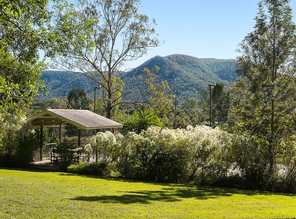 31 Greenwood Crescent, Samford Valley, Qld 4520