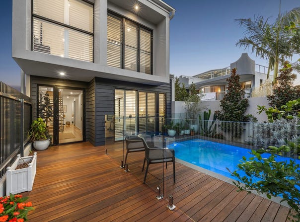 1/11 Marjorie Street, Mooloolaba, Qld 4557