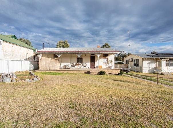 29 Dungaleer Street, Cowra, NSW 2794