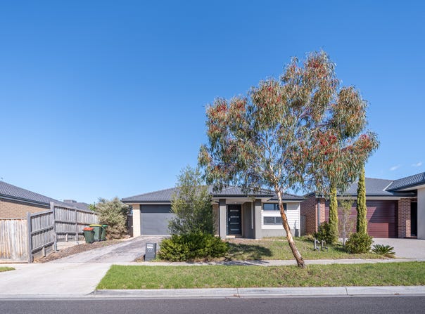 22 Benambra street, Tarneit, Vic 3029