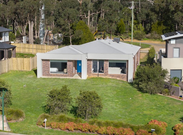 4 Lakeside Drive, Creswick, Vic 3363