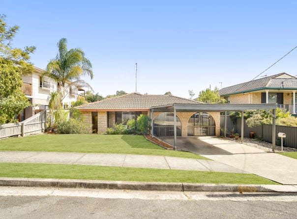 120 Wilson Street, Labrador, Qld 4215