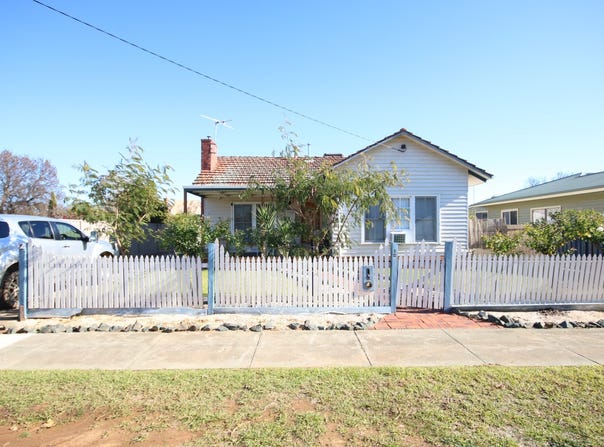 12 Hopetoun Street, Rochester, Vic 3561