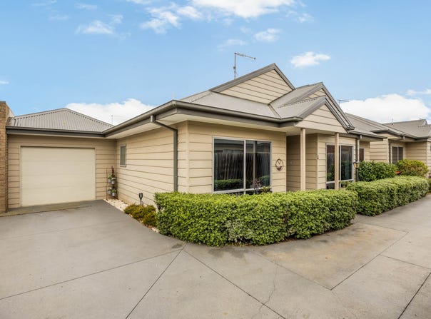 4/12 Rodney Street, Gisborne, Vic 3437
