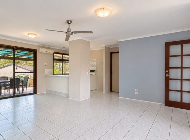 17 Alexander Drive, Highland Park, Qld 4211