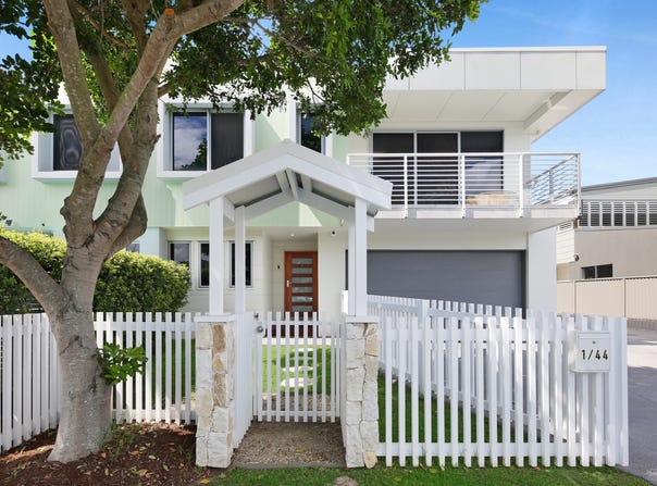 1/44 Fourth Avenue, Palm Beach, Qld 4221