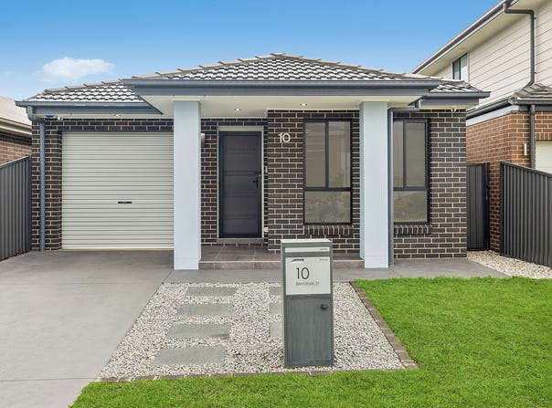 10 Berridale Street, Gregory Hills, NSW 2557
