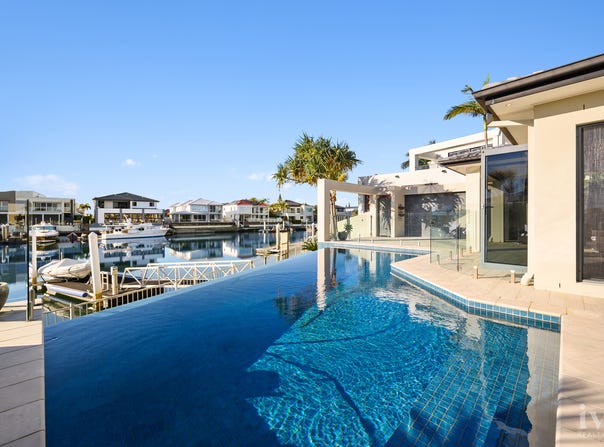 8 Kensington Mews, Sovereign Islands, Qld 4216