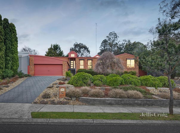 22 Balmoral Circuit, Eltham, Vic 3095
