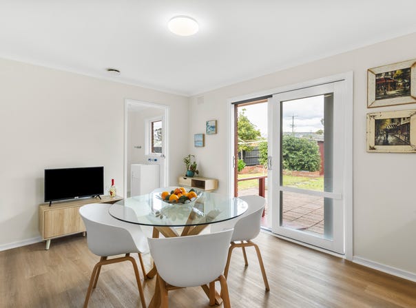 6 Farrer Close, Cranbourne, Vic 3977