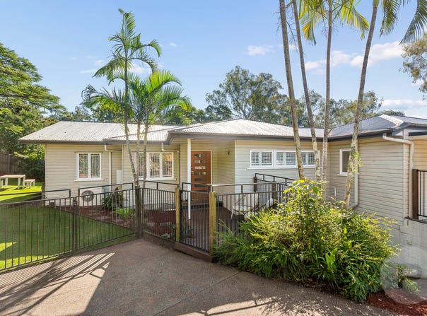 90 Simpsons Road, Bardon, Qld 4065