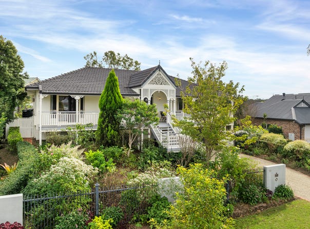 20 Mcconnell Crescent, Brookfield, Qld 4069