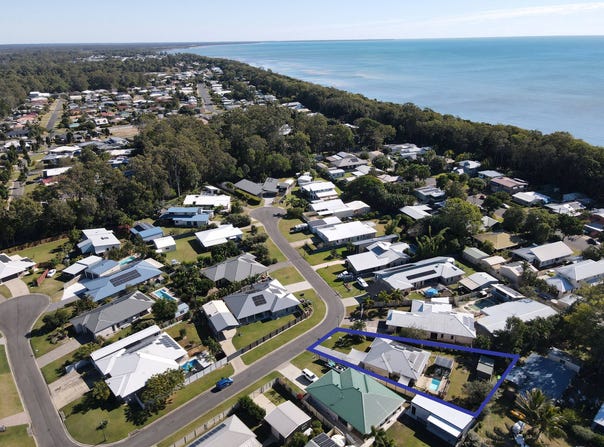 9 Castaway Court, Toogoom, Qld 4655