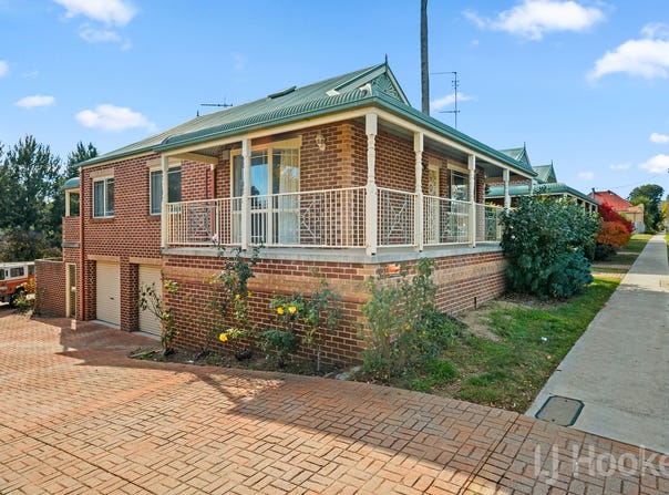 1/28 Macquoid Street, Queanbeyan East, NSW 2620