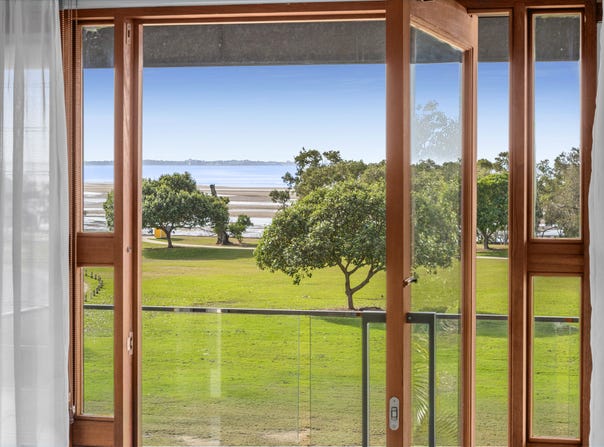 85 O'Quinn Street, Nudgee Beach, Qld 4014