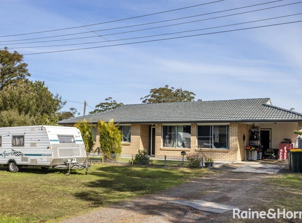 32 Lloyd George Grove, Tanilba Bay, NSW 2319