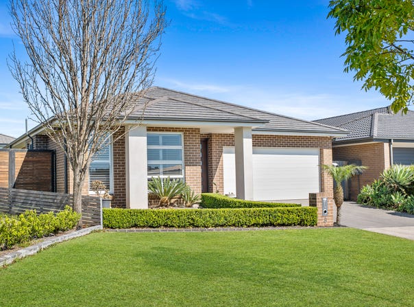 8 Leeds Street, Oran Park, NSW 2570