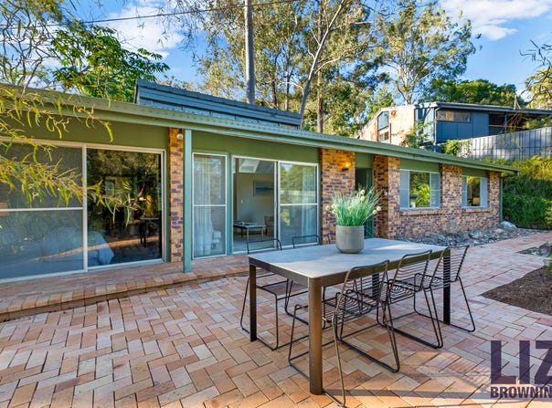 15 Tucker Street, Chapel Hill, Qld 4069