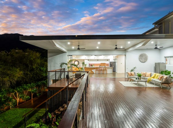 35 Koppen Terrace, Mooroobool, Qld 4870