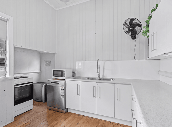 350 East Street, Depot Hill, Qld 4700