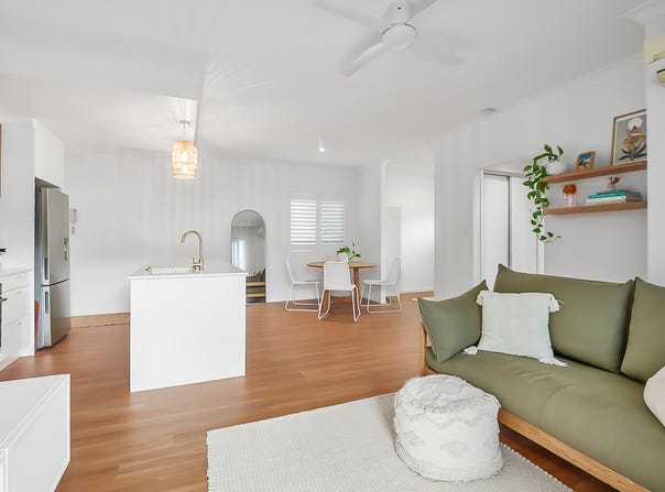 4/2312 Gold Coast Highway, Mermaid Beach, Qld 4218