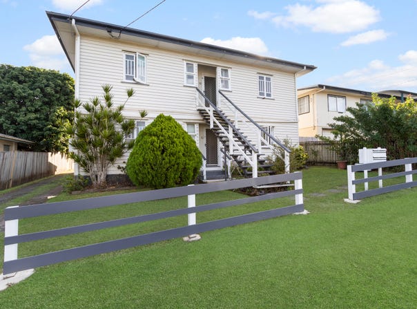 4 Vernon Street, Clontarf, Qld 4019