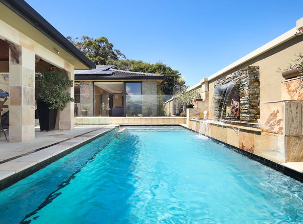 2/8 Macaw Avenue, Miami, Qld 4220