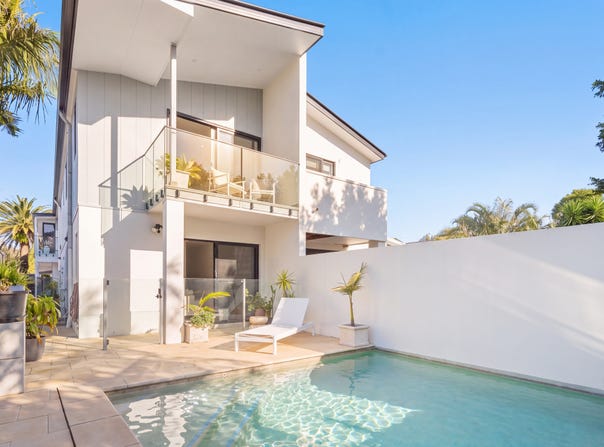 2/90 Leyte Avenue, Palm Beach, Qld 4221