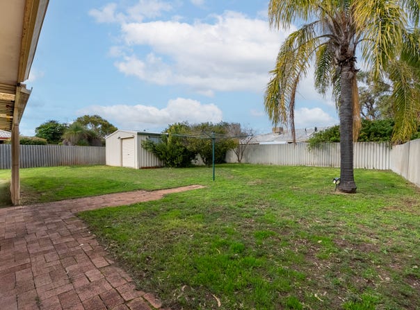 15 Voyager Court, Cooloongup, WA 6168