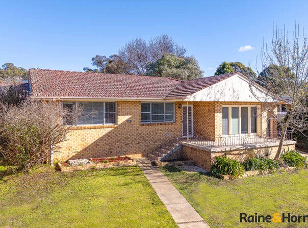 24 Chestnut Avenue, Armidale, NSW 2350