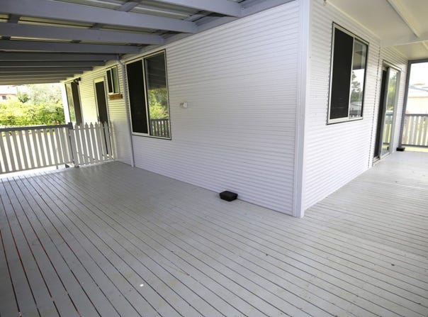 8 Glen Street, Macleay Island, Qld 4184