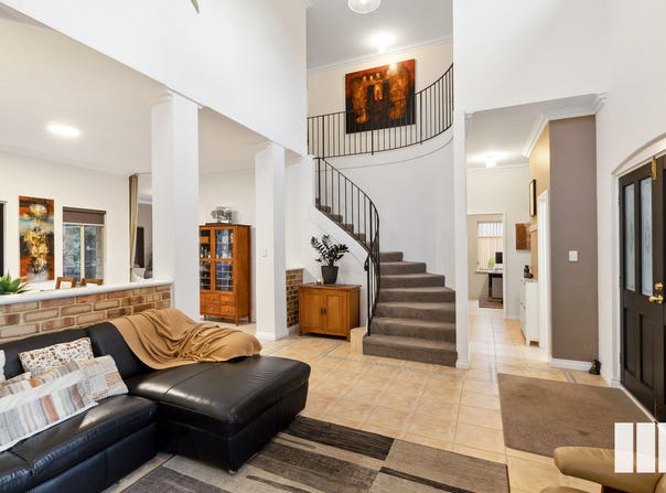 15 Mofflyn Circle, East Victoria Park, WA 6101