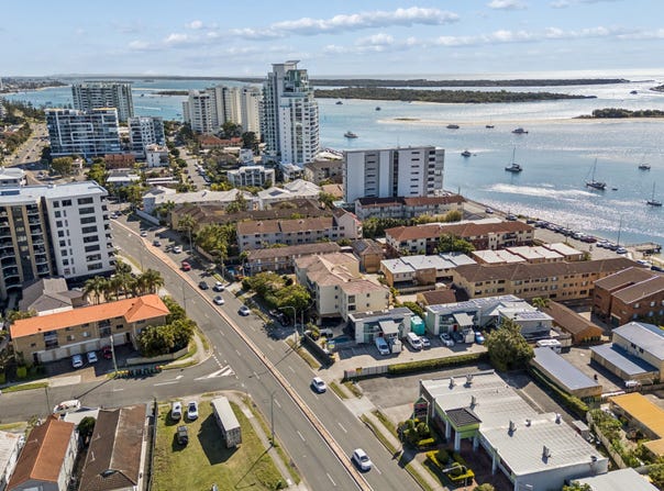 6/103-105 Frank Street, Labrador, Qld 4215