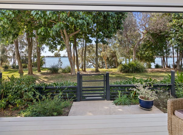 113/8 Spinnaker Drive, Sandstone Point, Qld 4511