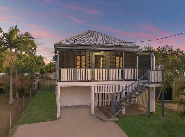 12 Lucas Street, Berserker, Qld 4701