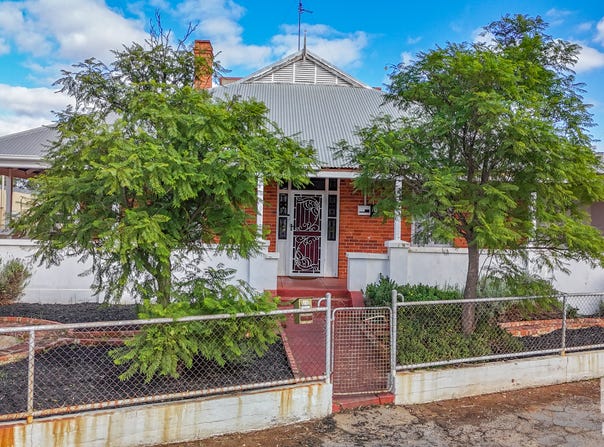 16 Hawes Street, Northam, WA 6401