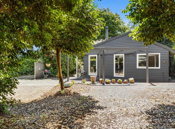 11B Falls Road, Trentham, Vic 3458