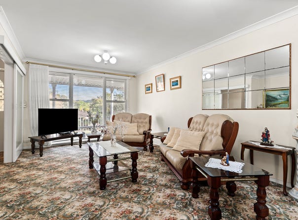 5 Pollard Place, Kirrawee, NSW 2232