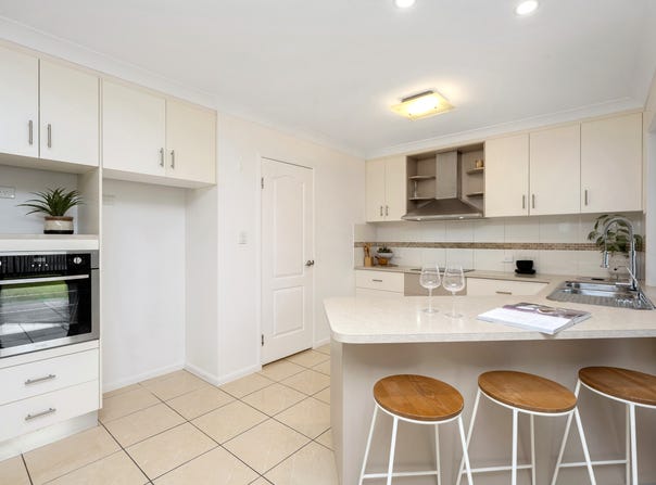 18 Dugong Court, Bushland Beach, Qld 4818