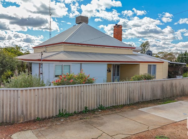 10 Lockyer Street, Goomalling, WA 6460