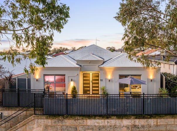 11 Lambeth Circle, Wellard, WA 6170