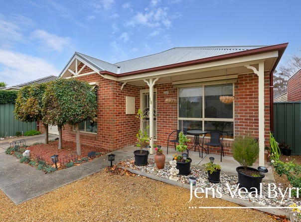 18 Somerset Avenue, Lake Gardens, Vic 3355