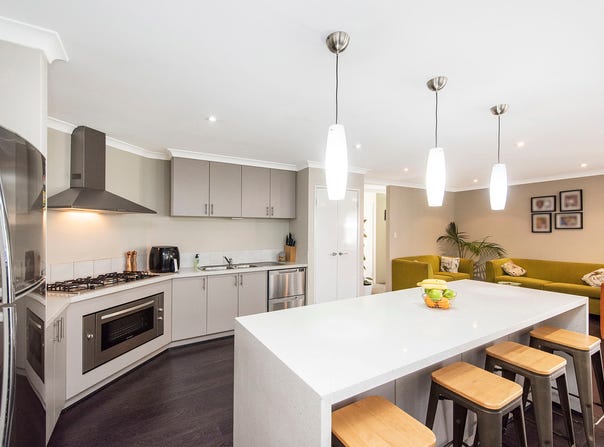 8 Bradshaw Street, Canning Vale, WA 6155