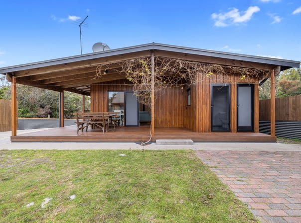10 Roscrea Cres, Walkerville, Vic 3956