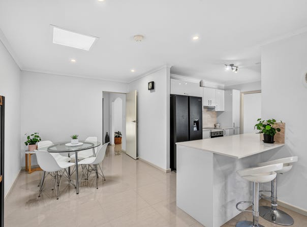 16 Glenalvon Drive, Flagstaff Hill, SA 5159