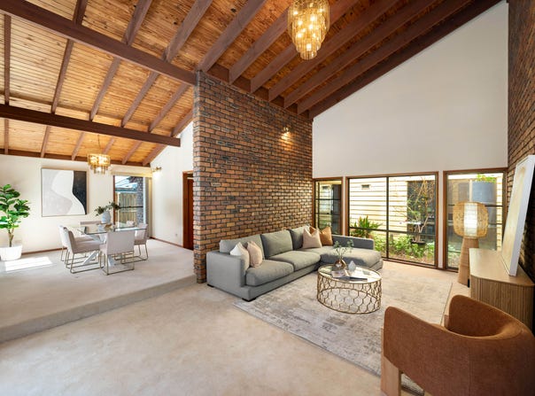 4 Sonoma Court, Carindale, Qld 4152