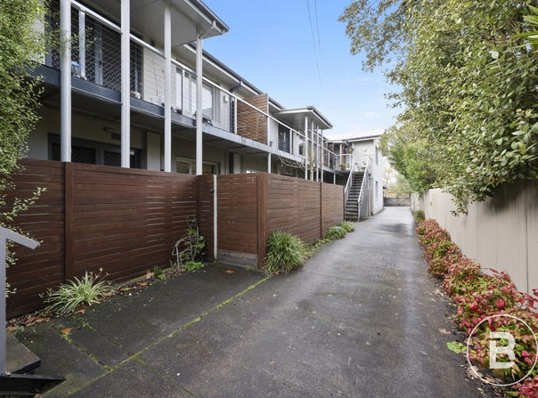 2/509 Drummond Street South, Redan, Vic 3350