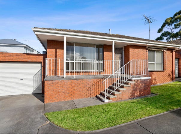 2/15 Bostock Avenue, Manifold Heights, Vic 3218
