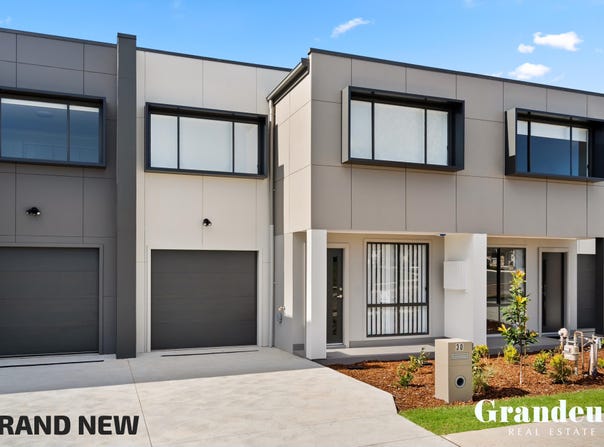 30 Monoplane Avenue, Middleton Grange, NSW 2171