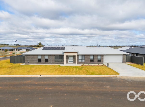 33 Livingston Boulevard, Forbes, NSW 2871
